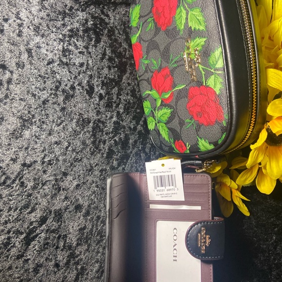 Coach bag & wallet - Gorgeous floral purse w/ matching wallet (sold as a set) - Picture 8 of 16